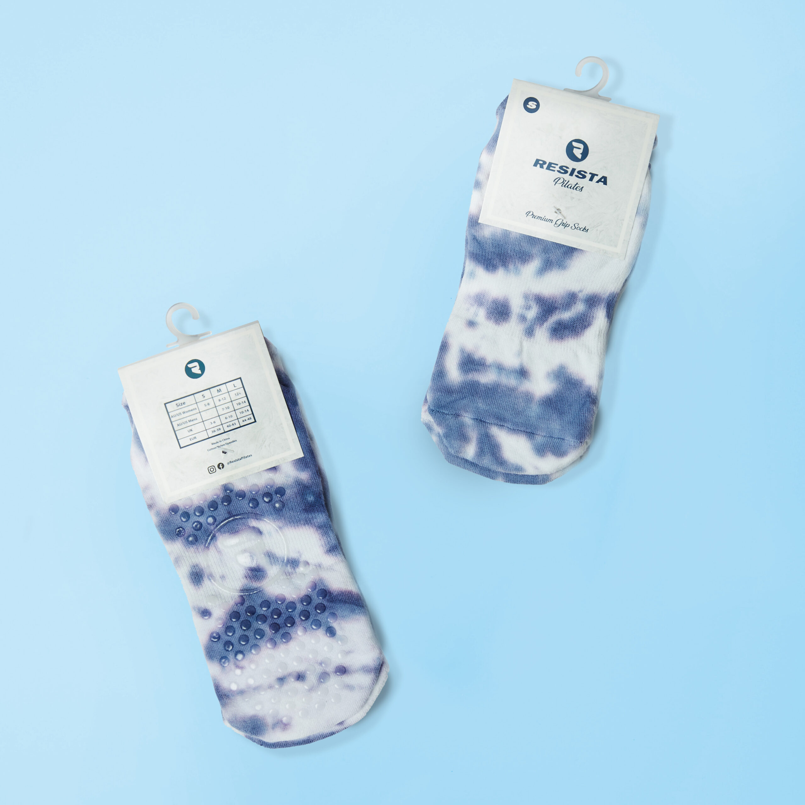 APE MEDICAL product photography_dark blue socks_B blue