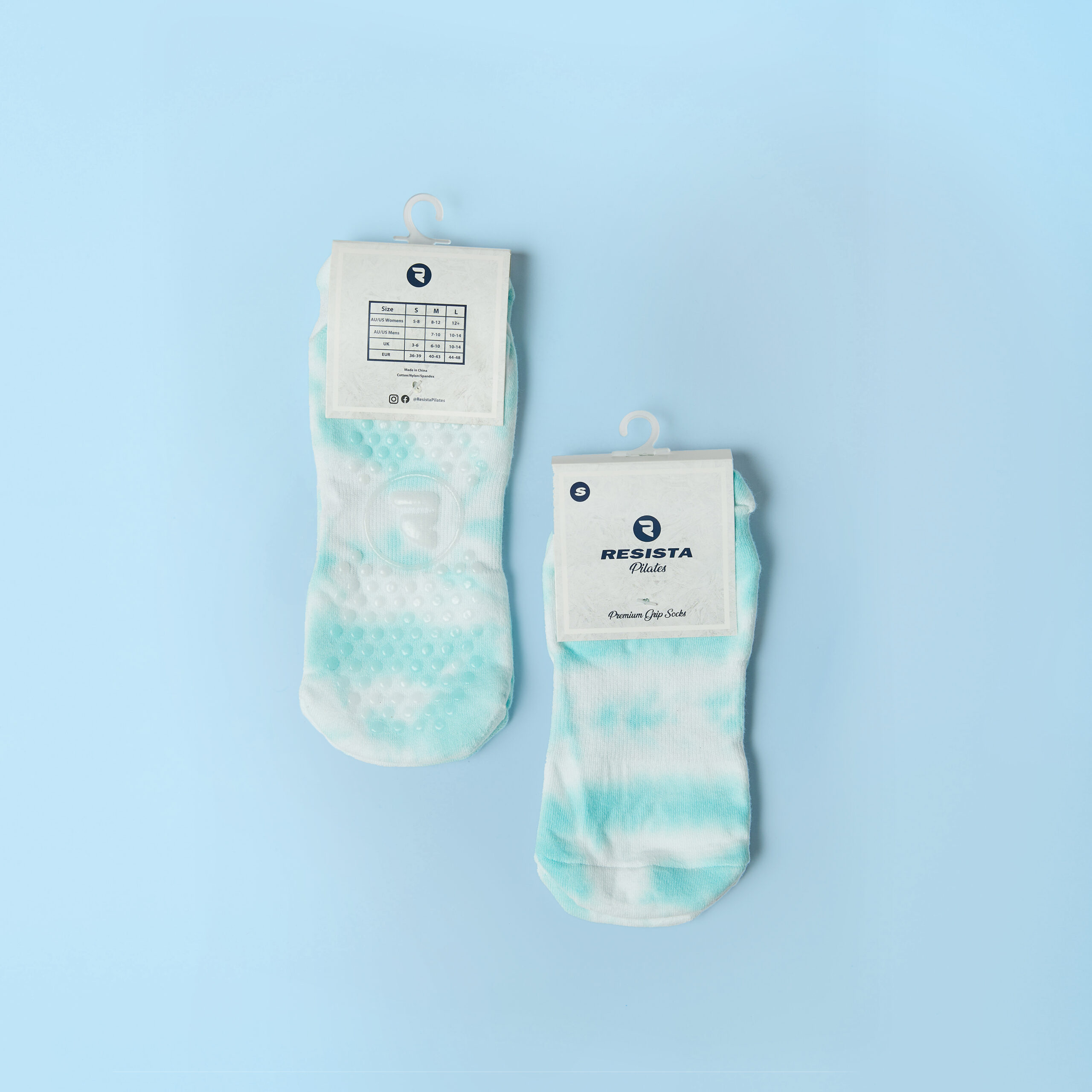 APE MEDICAL product photography_light blue socks2_B blue