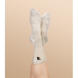RESISTA Pilates Crew Socks – Oat