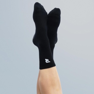 RESISTA Pilates Crew Socks – Black