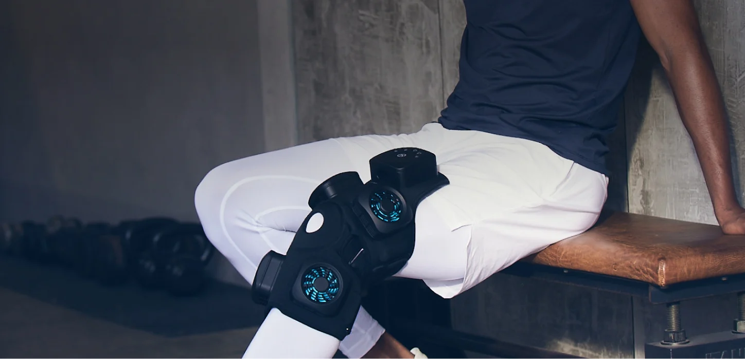 Knee-Massager-Lifestyle-Desk