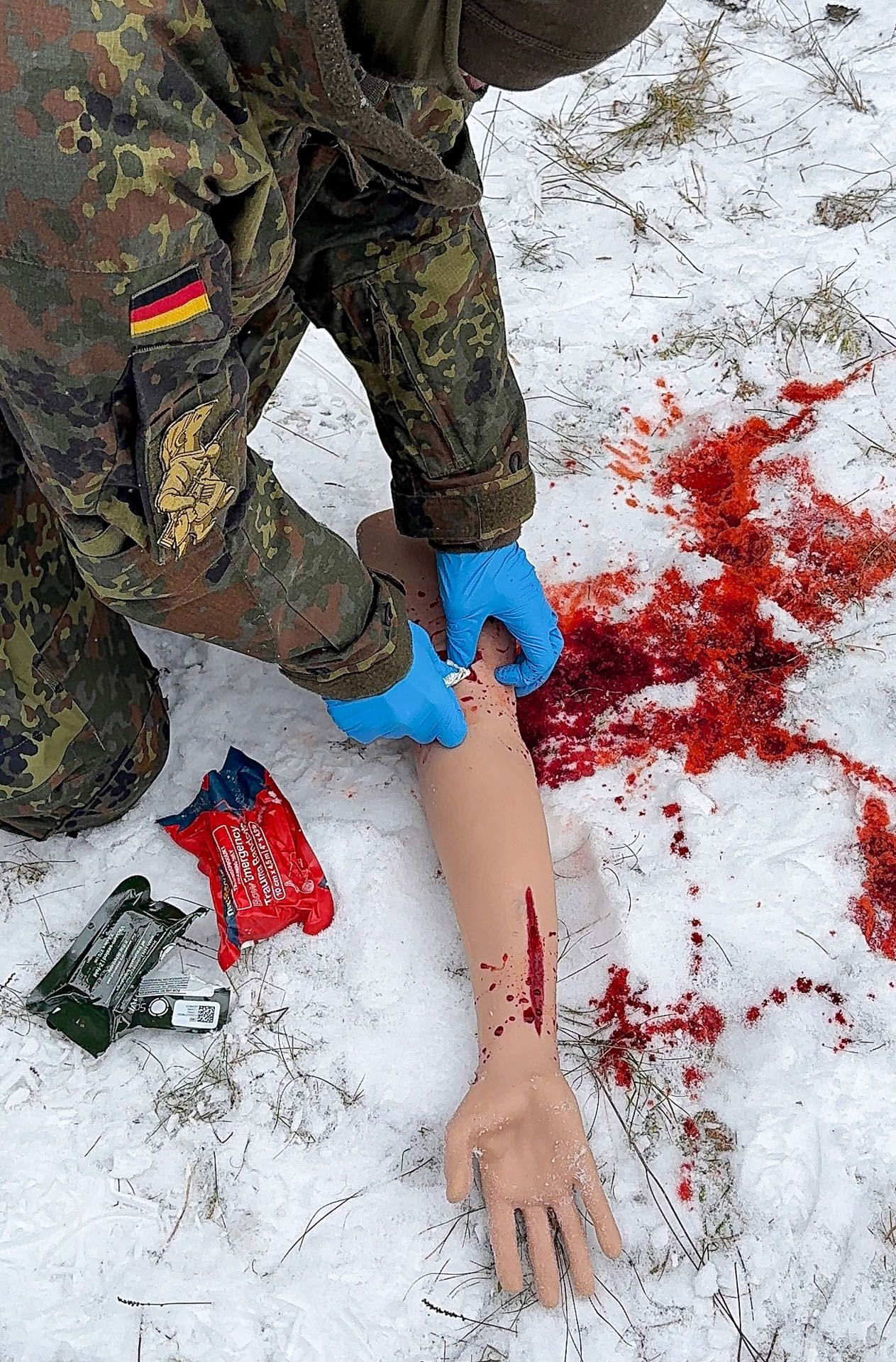 "Trauma Tina" - Arm with heavily bleeding wounds "Trauma Tina" - Arm with heavily bleeding wounds