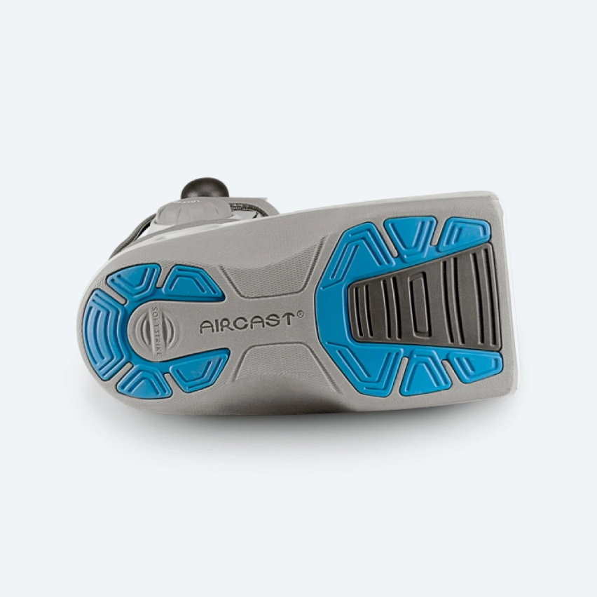 33 Aircast AirSelect Short Walking Boot